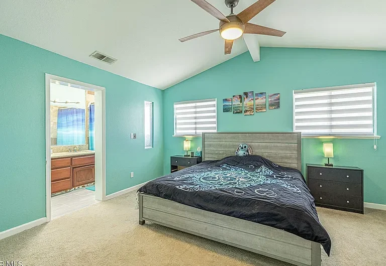 Beautiful 2 story family home in Karen Ave, California City, USA