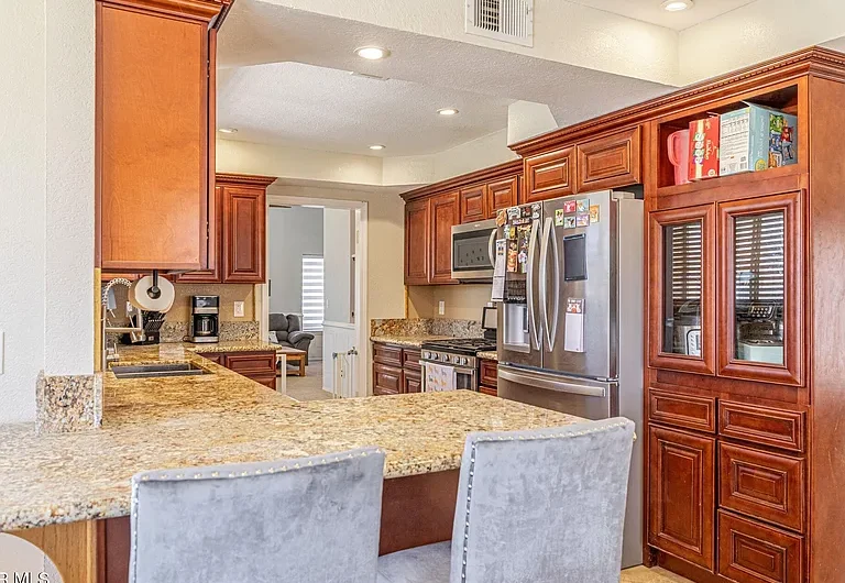 Beautiful 2 story family home in Karen Ave, California City, USA