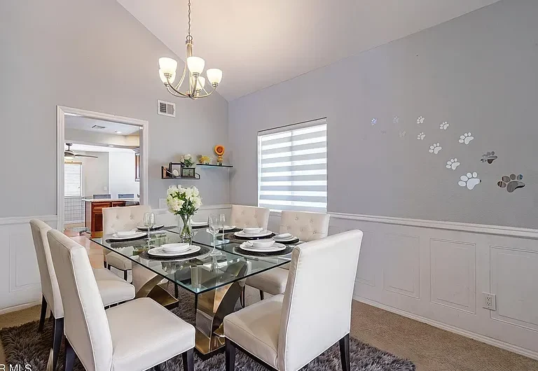Beautiful 2 story family home in Karen Ave, California City, USA
